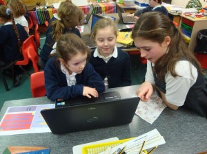 Y6 giving Y2 a little coaching in Scratch
